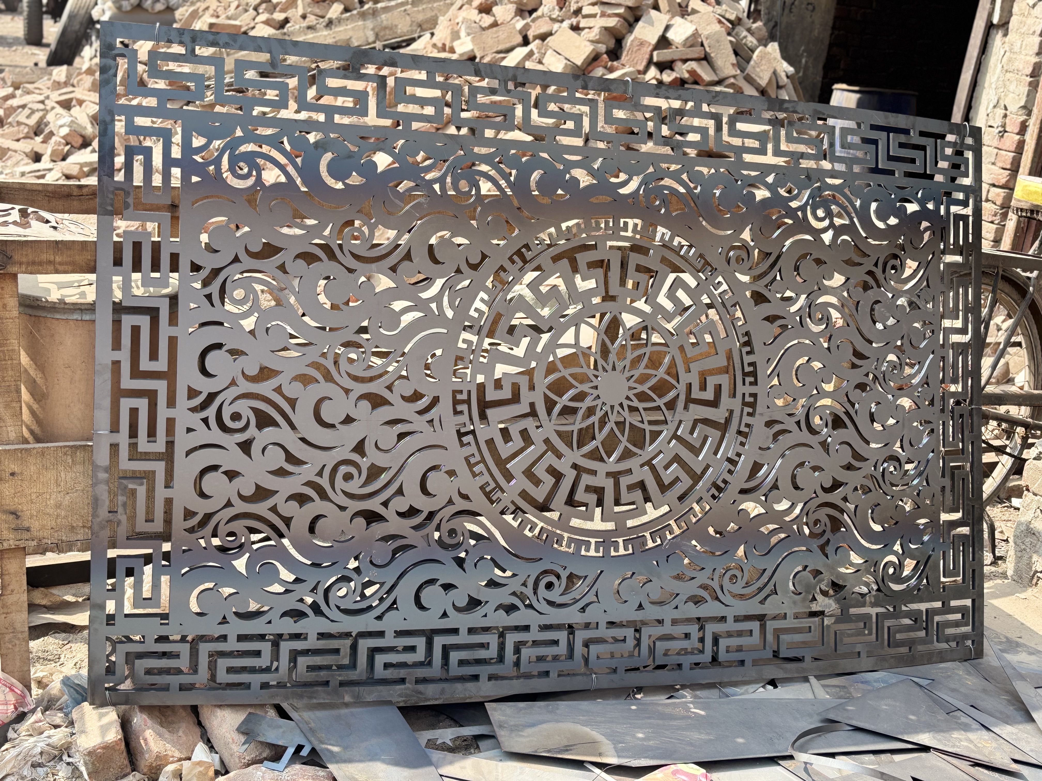 Fiber Laser Metal Cutting